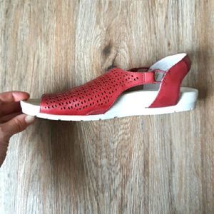 Earth Linden Laveen sandals